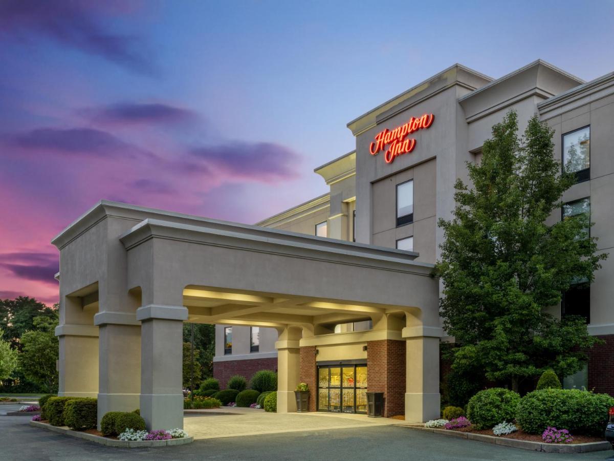 Hampton Inn Raynham-Taunton Exterior photo